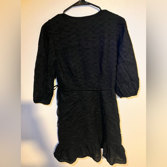 Gap Black Eyelet Mini Wrap Dress with Ruffle Hem Size S - Picture 3 of 6